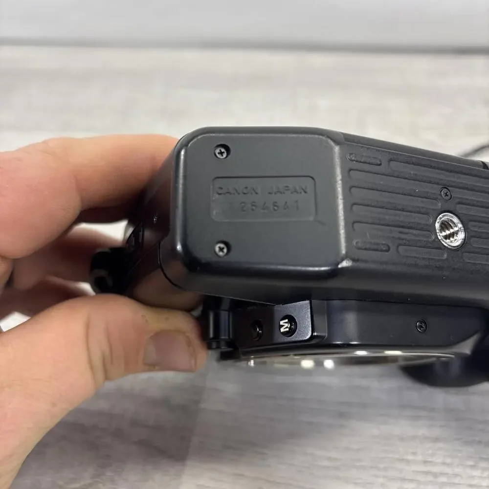 Canon EOS 650 35mm Camera Body (For Parts or Repair)